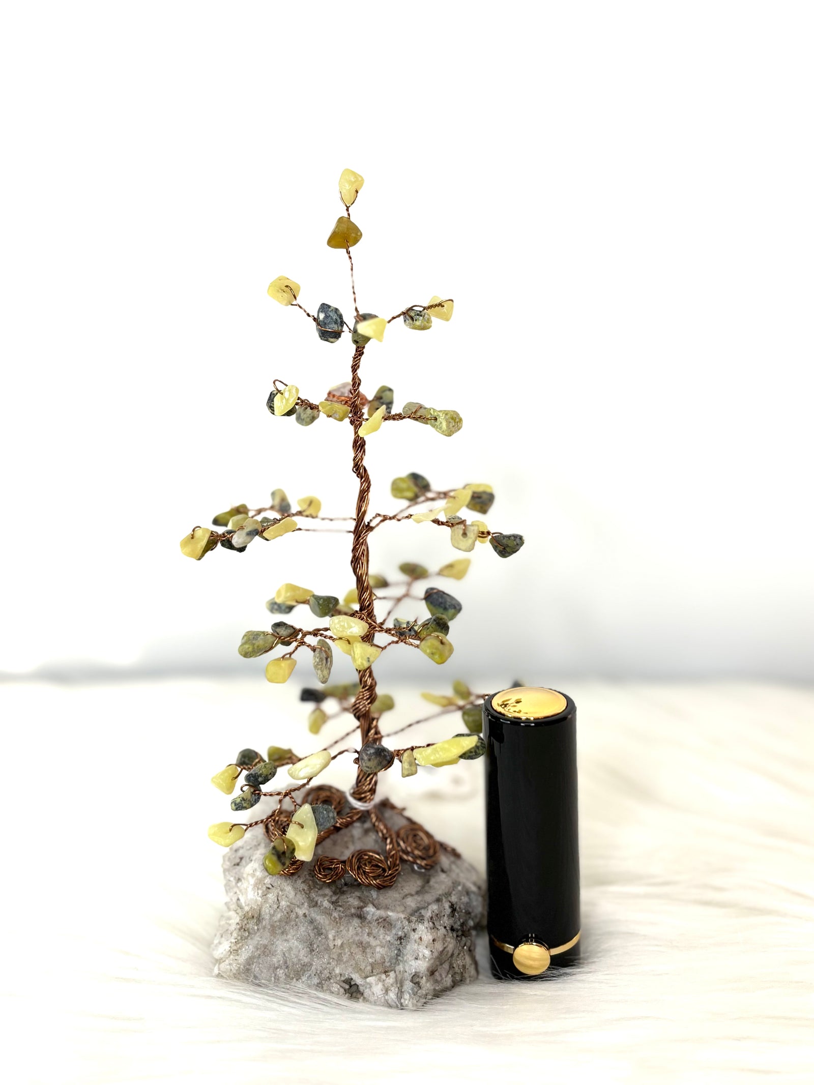 Serpentine Quartz Gem tree + Free Hydralip Stick